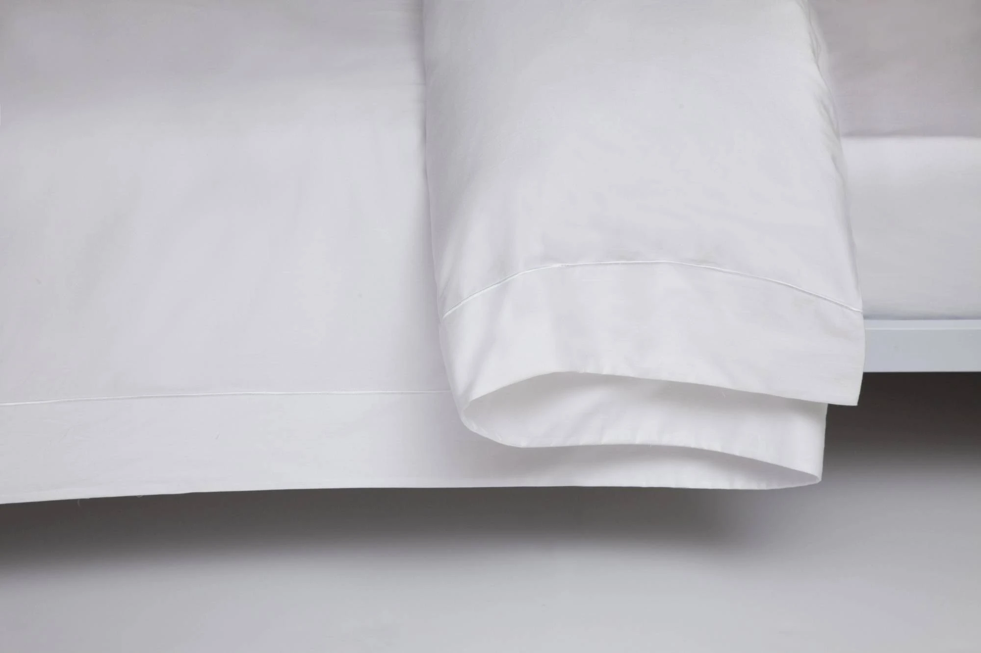 Belledorm 400 Count Egyptian Cotton Duvet Cover - White 4 Belledorm 400 Count Egyptian Cotton Duvet Cover - White - Image 2