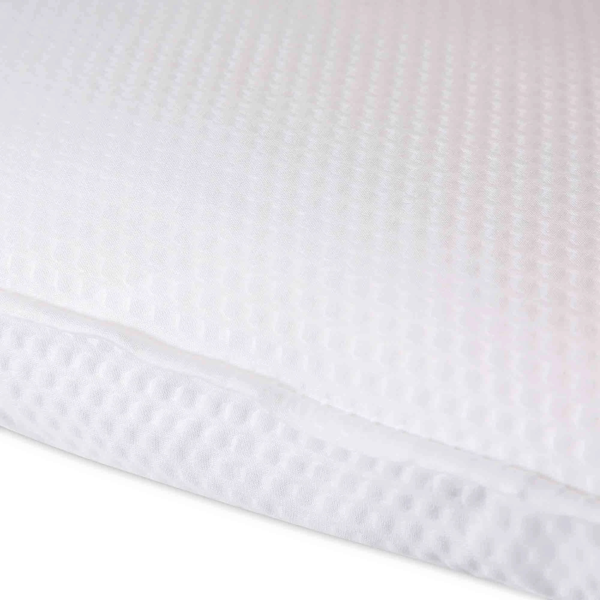 The Fine Bedding Company Breathe Duvet 13.5 Tog 4 The Fine Bedding Company Breathe Duvet 13.5 Tog - Image 3